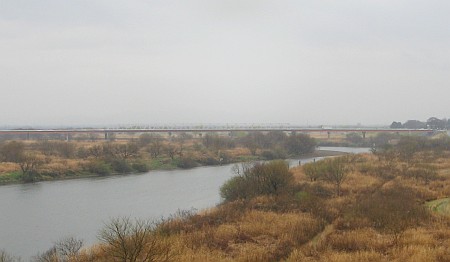 渡良瀬川と三国橋