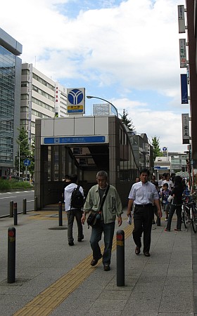 地下鉄新横浜駅