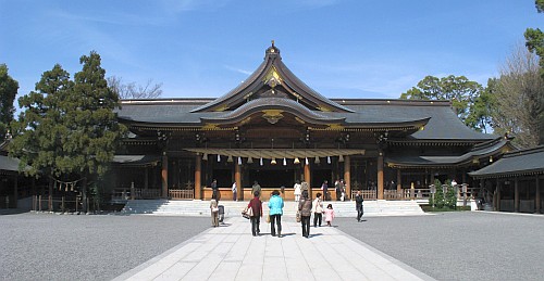 寒川神社拝殿