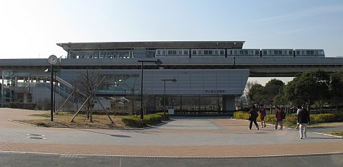 舎人公園駅