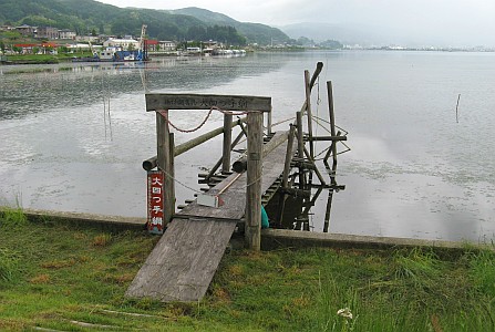 諏訪湖の大四つ手網