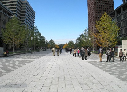 東京駅前